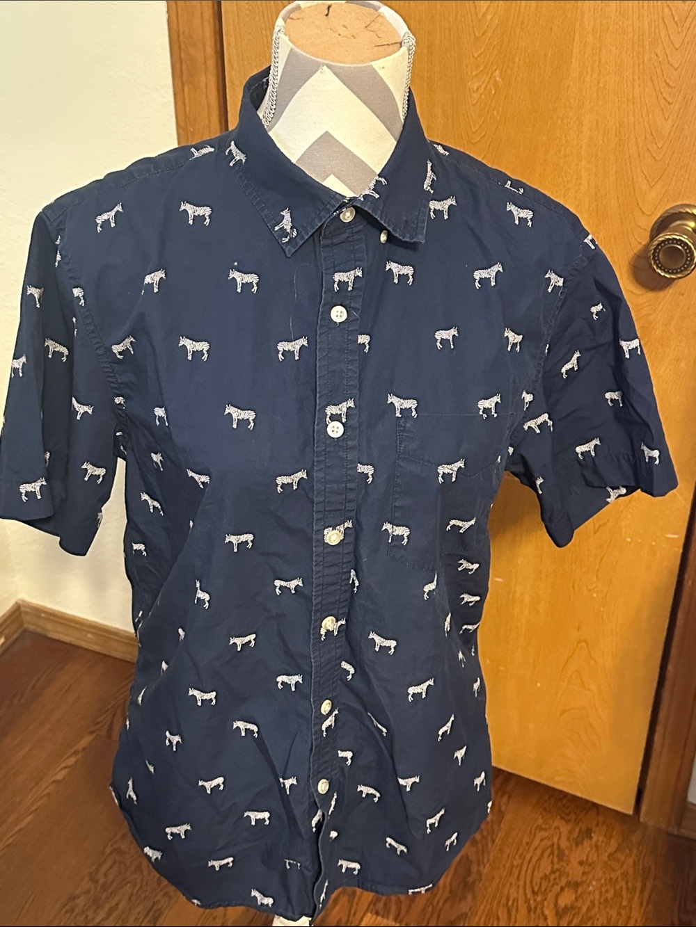 Banana Republic Navy Short-Sleeve Button-Up Shirt with zebra Print